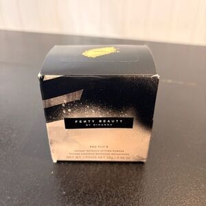 Fenty Beauty By Rihanna~Pro Filt'r~Instant Retouch Setting
Powder~#05 Honey